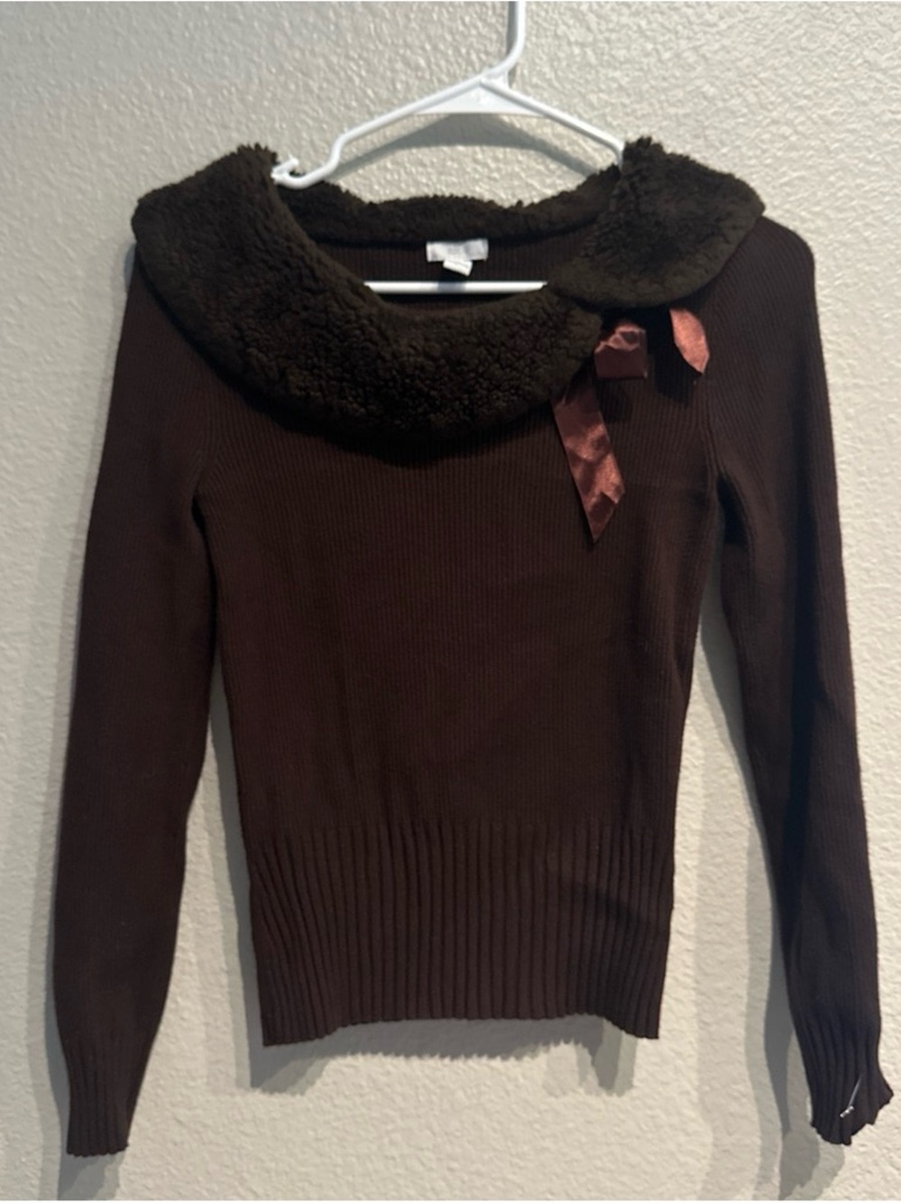 Apt. 9 Dark Brown Ribbed Crewneck Sweater with Faux Fur Collar and Ribbon